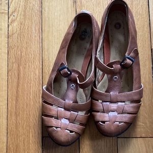 Clarks Unstructured tan leather buckle slip on